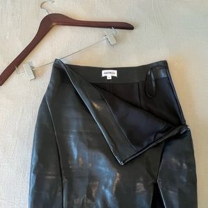 Superdown “jezabel” vegan leather side slit midi size S in black